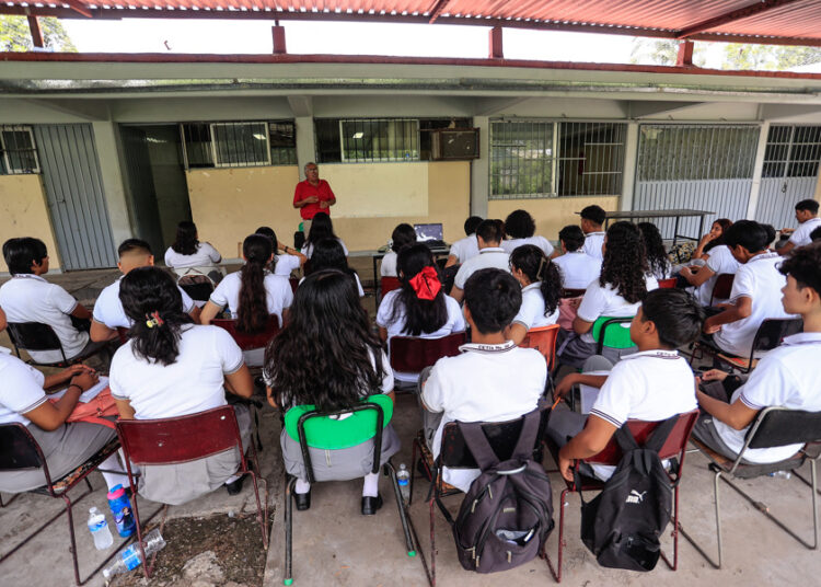 Baja comprensión lectora restaría 12 % de ingresos a niños en Latinoamérica