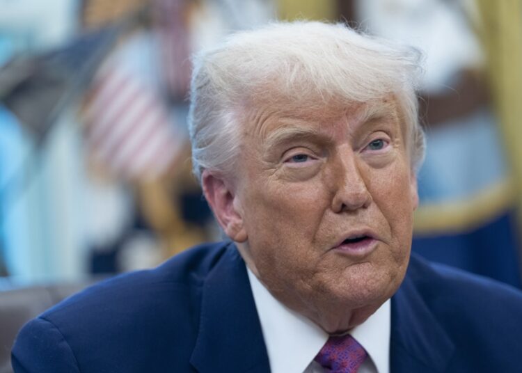 Harvard denuncia a Trump por prohibir matrícula a estudiantes extranjeros