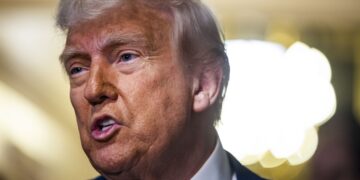 Recortes de Trump afectan a latinos ante crisis climática