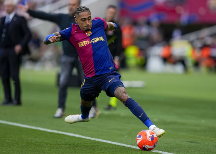 Raphinha amplia su contrato con el Barcelona hasta junio de 2028