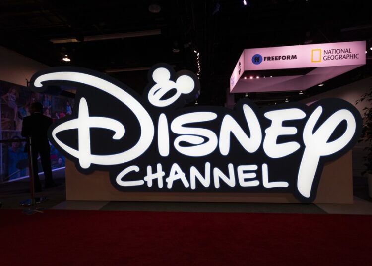 Disney gana 5,829 millones en primer semestre fiscal