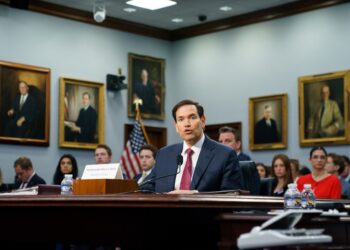 Rubio admite crímenes en Ucrania, pero evita llamar criminal a Putin