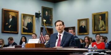 Rubio admite crímenes en Ucrania, pero evita llamar criminal a Putin