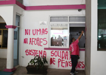 Conflicto entre Sheinbaum y maestros sube con amenaza de boicot judicial