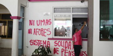 Conflicto entre Sheinbaum y maestros sube con amenaza de boicot judicial