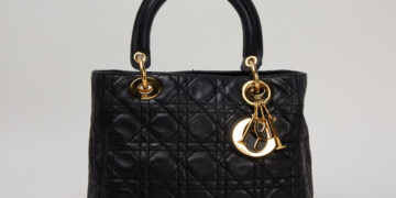 Subastan más de 200 piezas del armario de Lady Di
