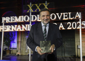 Vila-Sanjuán gana el Premio Fernando Lara con ‘Misterio en el barrio gótico’