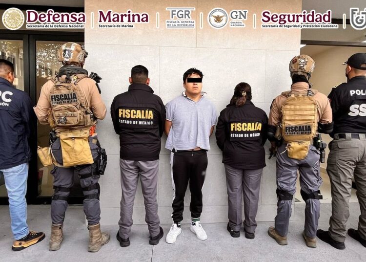Durante un cateo en el estado de México, se detuvo al líder de un grupo delictivo