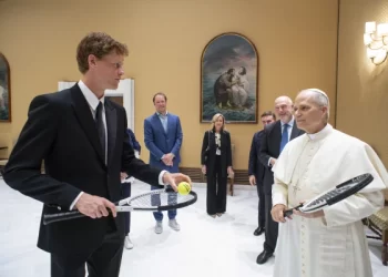 León XIV recibe al tenista Sinner