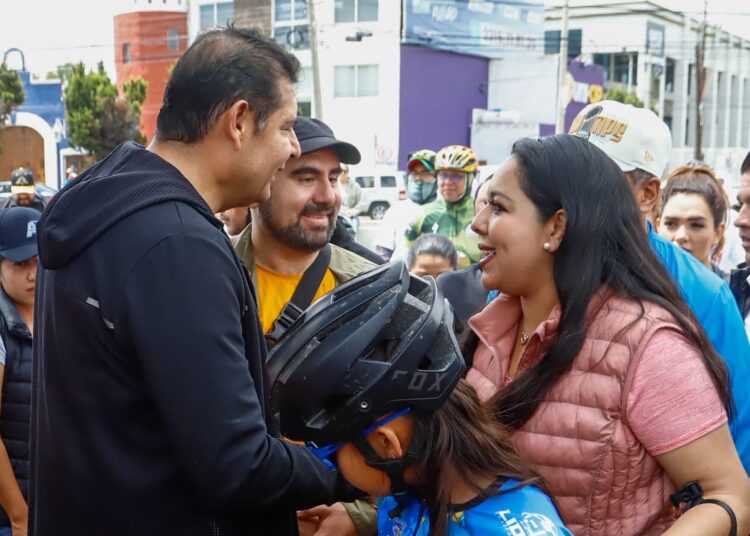 Tonantzin Fernández participa en el 10° aniversario de la Vía Recreativa