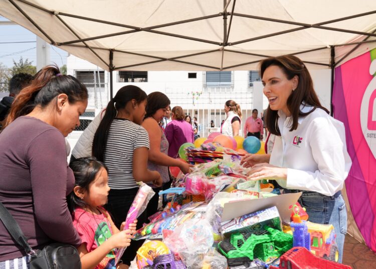 Chedraui y MariElise Budib regalan juguetes a niñas y niños del Centro Comunitario de San Ramón