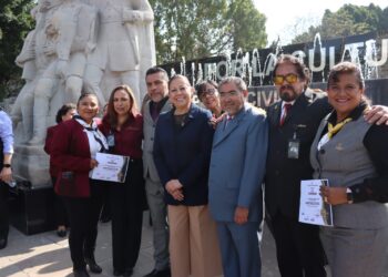 Laura Artemisa acude a ceremonia cívica del CENHCH
