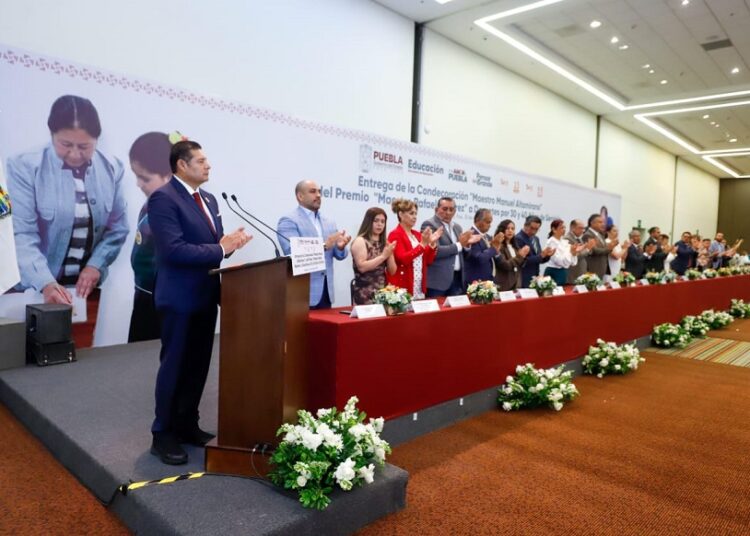 Concesiones de carreteras no pensaron en seguridad de usuarios: Armenta