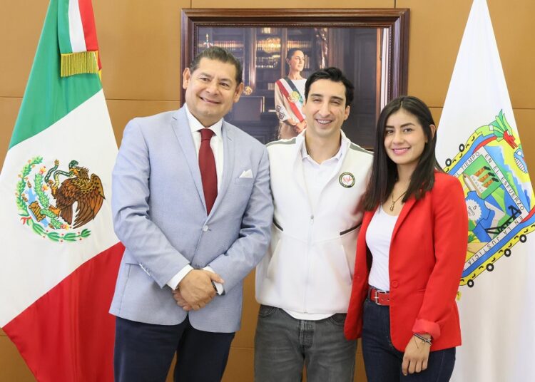 Armenta y ‘la Bonita’ se reúnen con Diego Neumaier