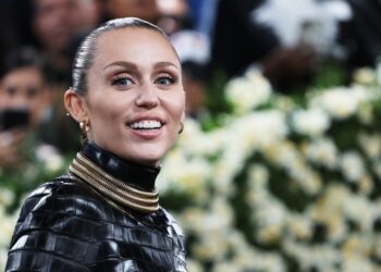 Miley Cyrus lanza álbum con show sorpresa en TikTok