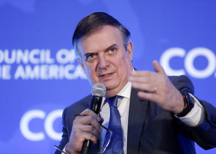 México descarta recesión y apunta a liderar economía regional