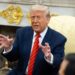 Trump amenaza a Apple con arancel si no fabrica en EE.UU.