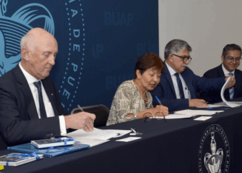 BUAP y universidad de Alemania firman convenio de doble titulación