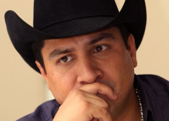 Julión Álvarez pospone concierto en Texas por su visa