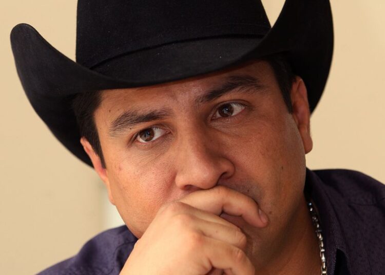 Julión Álvarez pospone concierto en Texas por su visa
