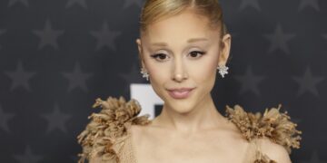 Ariana Grande se une a Ben Stiller y De Niro en Meet My Parents 4