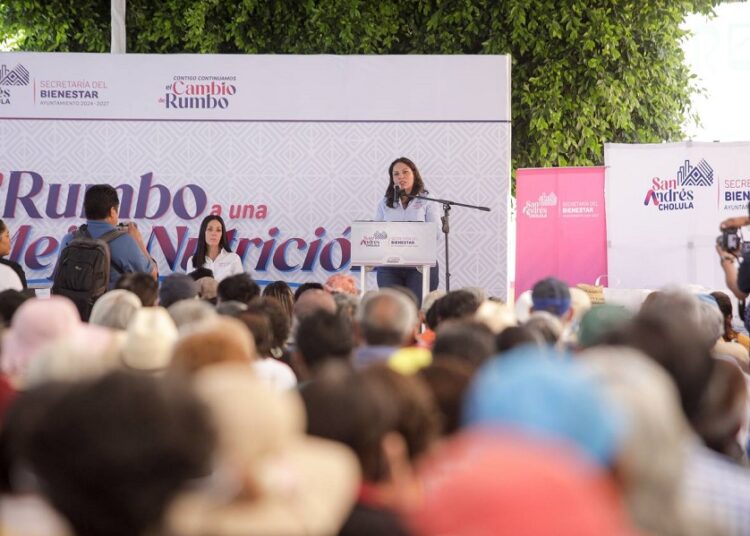 Lupita Cuautle lleva más apoyos alimentarios a familias de San Andrés