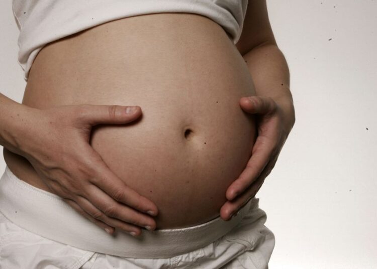 Trump contra ciudadanía por nacimiento: 255 mil bebés afectados