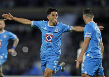 Cruz Azul toma ventaja en cuartos de final, al vencer al León
