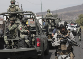 Autoridades detienen a 9 miembros de cartel tras enfrentamiento armado