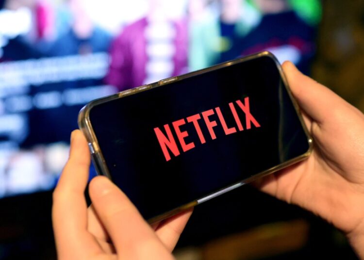 Netflix suma 94 millones de usuarios y lanza plataforma publicitaria