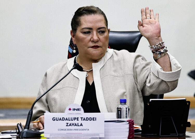 INE reprocha críticas de exconsejeros a elección judicial