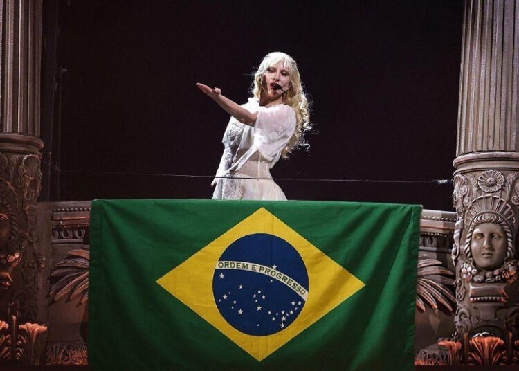 Lady Gaga paralizó Río de Janeiro con concierto gratuito