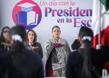 Fomenta Lupita Cuautle el rendimiento escolar con apoyos y talleres