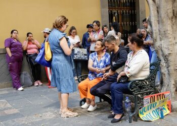 Analizarán si curador rumano obstruye la vía pública