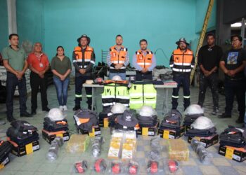 Ayuntamiento entrega uniformes a personal operativo de Secretaría de Movilidad