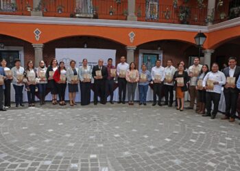 La educación es el eje rector y transformador del cambio: Omar Muñoz
