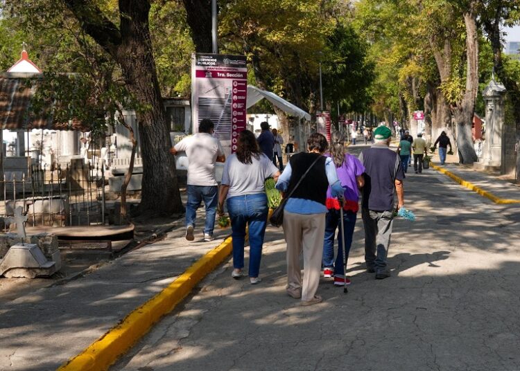 Cerca de 35 mil personas visitaron el Panteón Municipal por el Día de las Madres