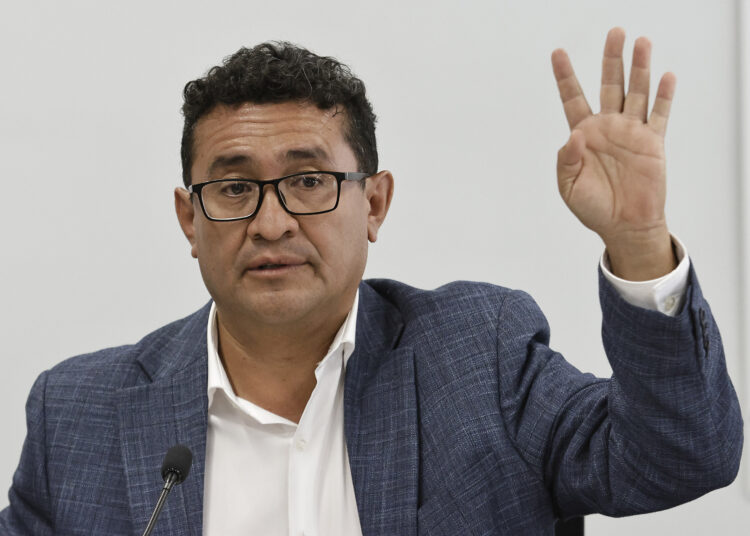 Impuesto a remesas no reducirá envíos, aumentará horas de trabajo