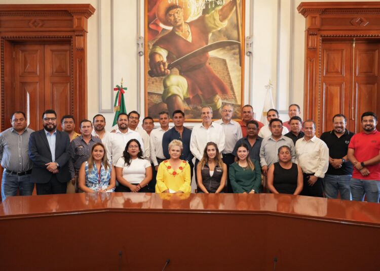 Pepe Chedraui da seguimiento a obras y proyectos con ediles auxiliares