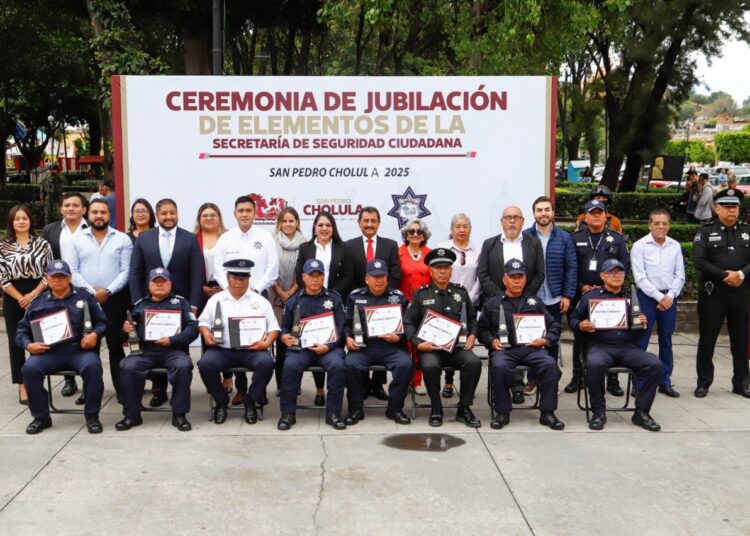 Tonantzin Fernández encabeza reconocimiento a policías jubilados
