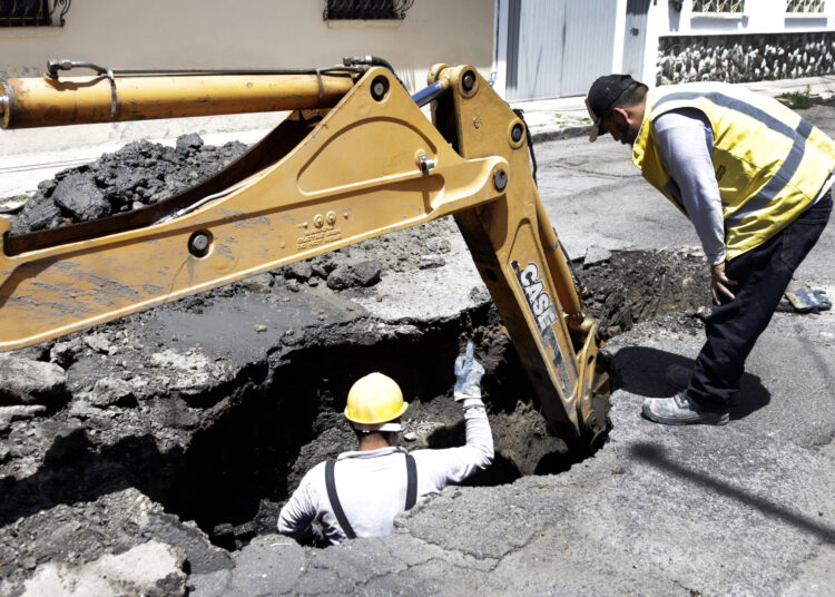Casos de socavones en el municipio se atienden con Agua de Puebla