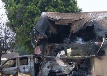 Mueren varios tras caída de avioneta en sur de California