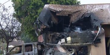 Mueren varios tras caída de avioneta en sur de California