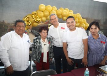 Reconoció Pepe Chedraui a maestros por su labor para la formación de niños y adolescentes