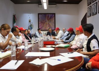 Autoridades de Segob logran acuerdos con trabajadores de salud