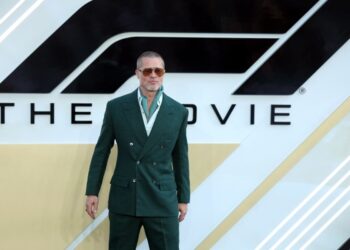 La ‘F1’ de Brad Pitt reúne 144 millones de dólares en estreno