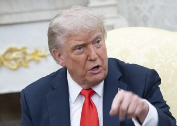 Donald Trump figura en los archivos de Jeffrey Epstein