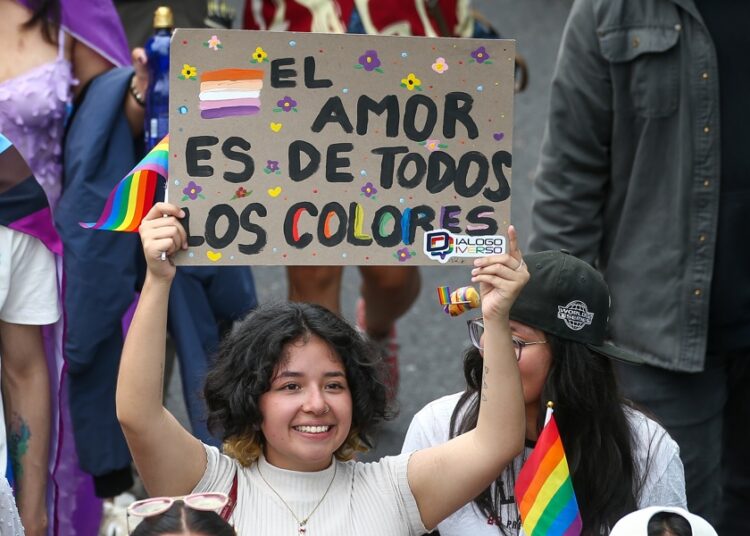 Marcha en defensa de derechos LGTBI+ en Ecuador