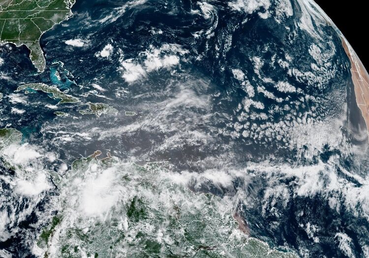 Se forma tormenta tropical Andrea en el Atlántico