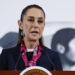 Sheinbaum firma decretos en beneficio de maestros